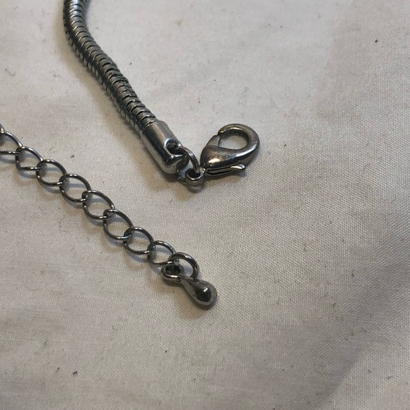 Vintage Silver Toned Necklace Matching Clip on Earrings, faux Jewelled accents - Picture 11 of 13